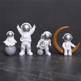 4pcs Small Creative Astronaut Ornaments; Desktop Ornaments; TV Cabinet Ornaments (Color: Silvery)